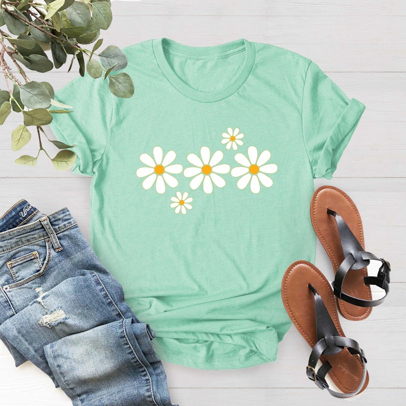 Daisy Women's Shirt, Wildflower Shirt, Spring Tee, Daisy Lover Shirt, Vacation Gift Shirt,Mother Day Tee, Daisy Gift Shirt, Daisy Flower Tee