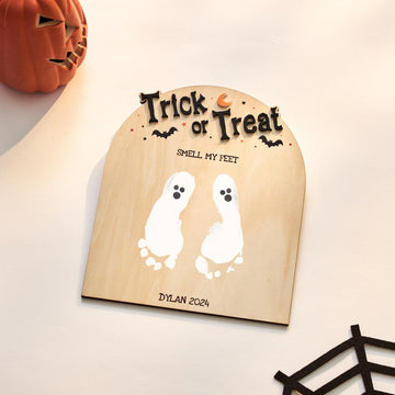 Personalized Halloween Footprint Sign, Trick or Treat Halloween Sign, DIY Halloween Footprint or Handprint Art, Baby s First Halloween